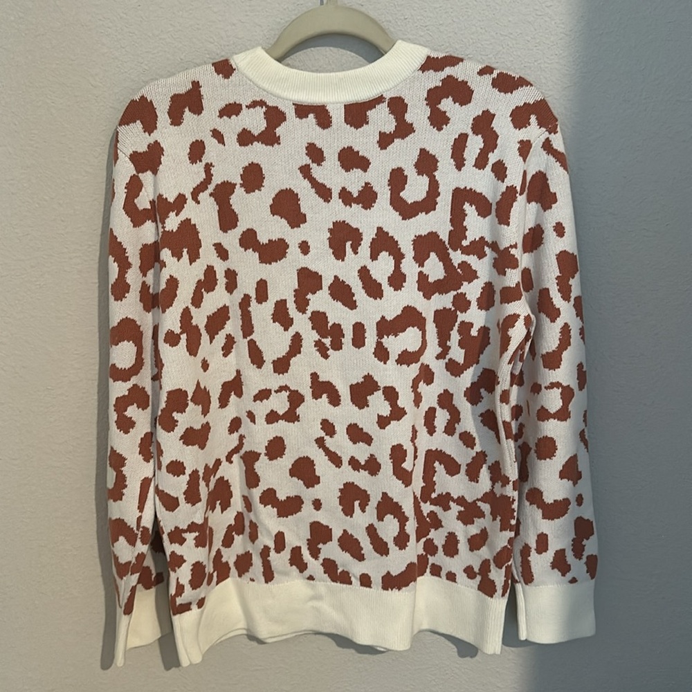 Leopard Sweater - Picture 4 of 5
